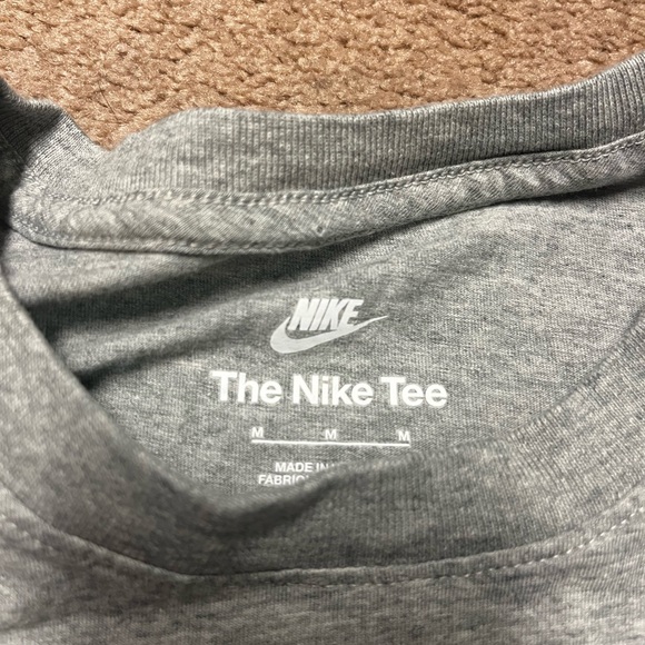 Grey Nike TShirt - Picture 3 of 4